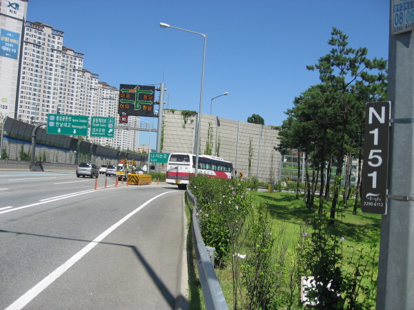 고속국도1호(서울방향) 반포 진출 A 지난 195M 사진