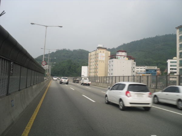 내부순환로(성동방향) 연희up램프 지난 1300M 사진