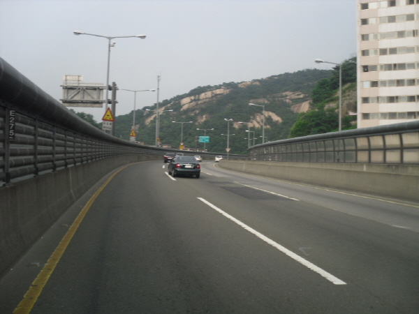 내부순환로(성동방향) 홍제down램프 지난 1890M 사진