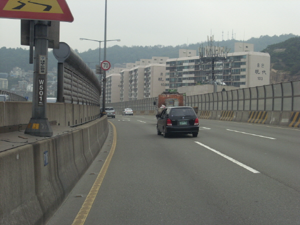 내부순환로(성산방향) 홍은진출 램프 지난 670M 사진