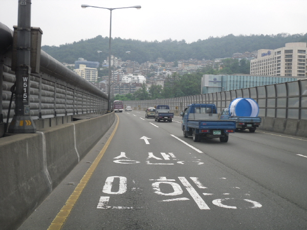 내부순환로(성산방향) 홍은진출 램프 지난 1095M 사진