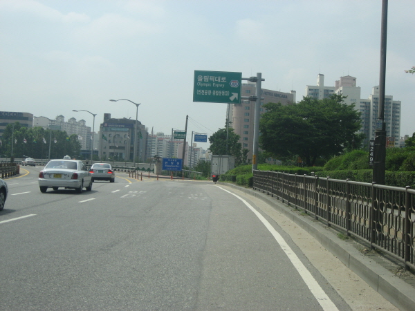 노들길(양화교방향) 성산대교 밑 지난 600M(노들길 종점) 사진