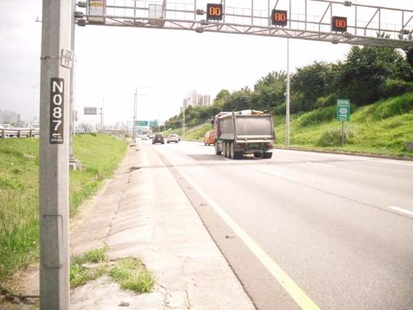 동부간선도로(상계방향) 장안철교 지난 1,300M 사진