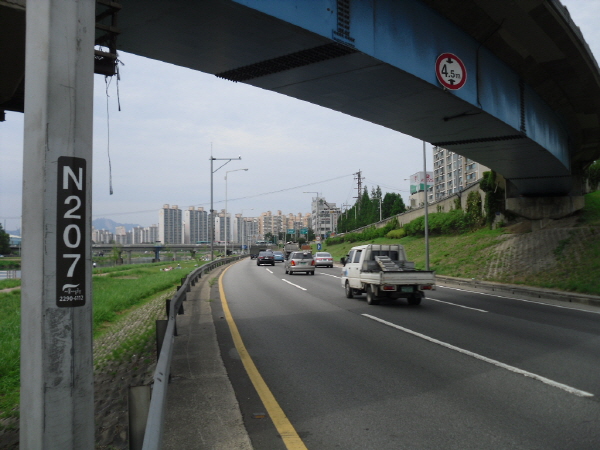 동부간선도로(상계방향) 장안교 지난 1080M 사진