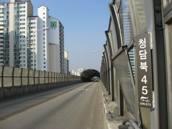 동부간선도로(청담방향) 청담대교북단⇒건대4거리 진출램프 시점 지난 800m 사진