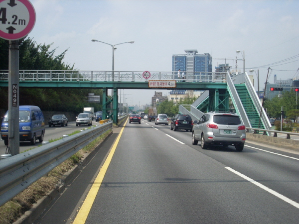 서부간선도로(성산방향) 금천교 지난 375M 사진