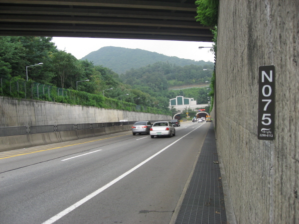 언주로(포이방향) 내곡교 종점 지난 605M 사진