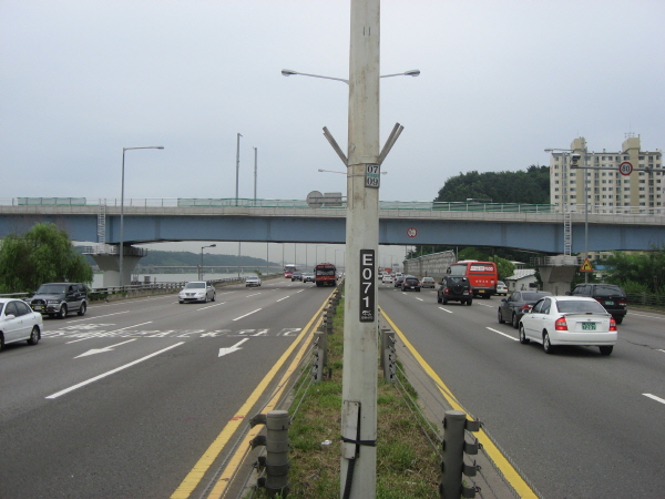 올림픽대로(하일방향) 방화대교 지난 1565M 사진