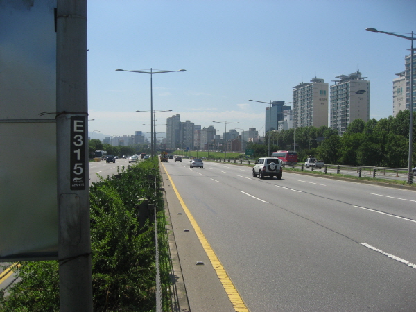 올림픽대로(하일방향) 당산철교 지난 800M 사진