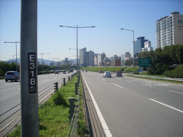 올림픽대로(하일방향) 당산철교 지난 850M(여의하류ic내 부도로) 사진