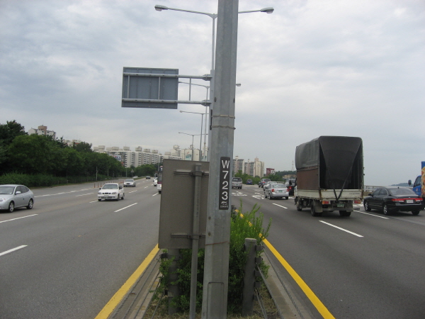 올림픽대로(공항방향) 성산대교 지난 720M 사진